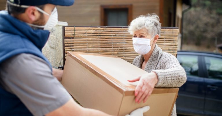 Saiba como funciona a concessão de cesta básica durante a pandemia