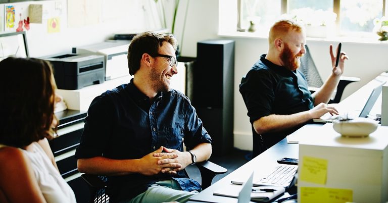 Quais as vantagens de ter colaboradores satisfeitos na empresa?