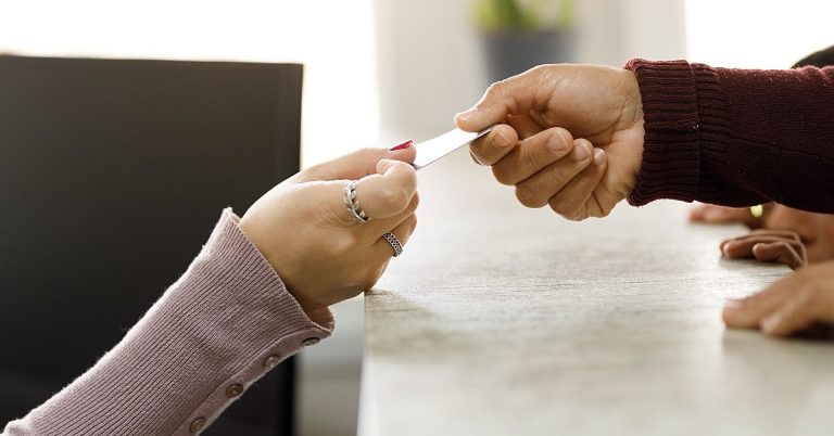 Vale cesta básica: saiba o que a legislação diz sobre o assunto