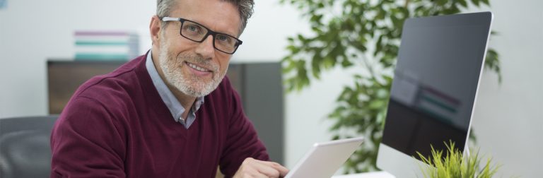 5 benefícios de contratar funcionários com mais de 50 anos